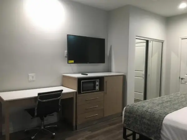 Cali Inn 9